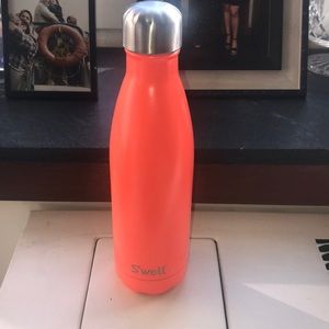 NEW, never been used Swell Bottle!